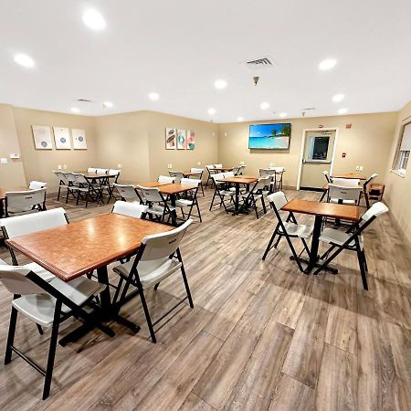 Estherville Hotel & Suites 외부 사진