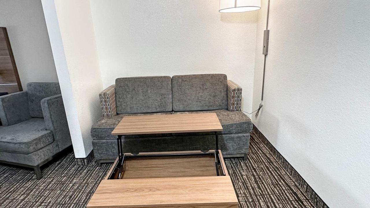 Estherville Hotel & Suites 외부 사진