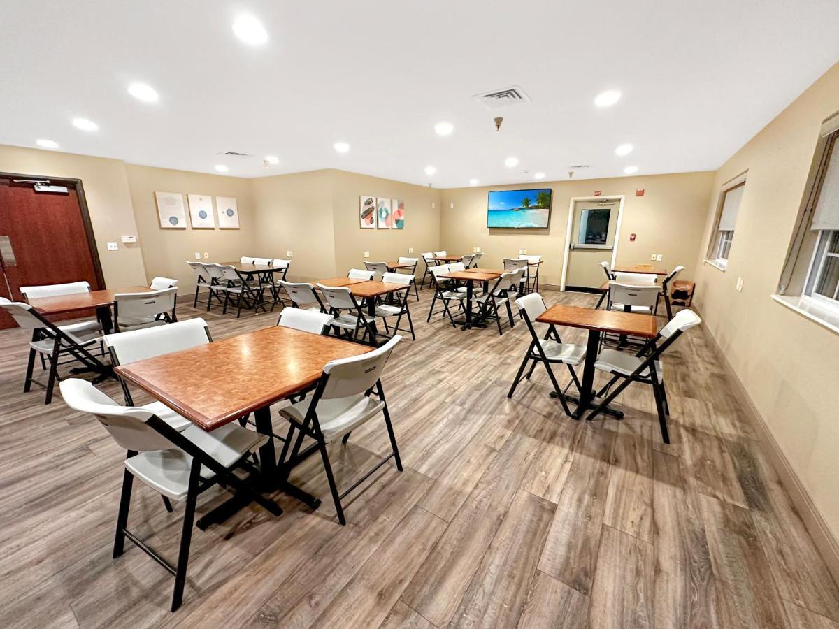 Estherville Hotel & Suites 외부 사진