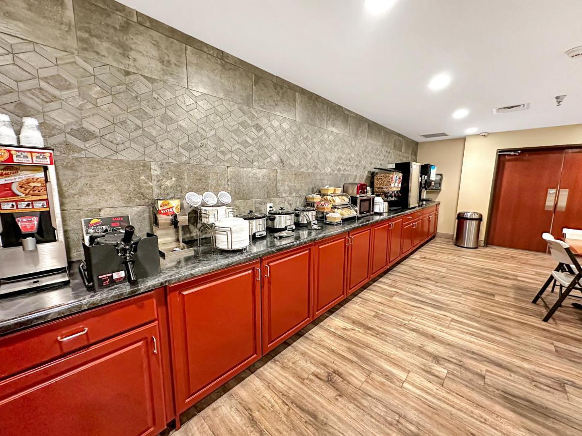 Estherville Hotel & Suites 외부 사진