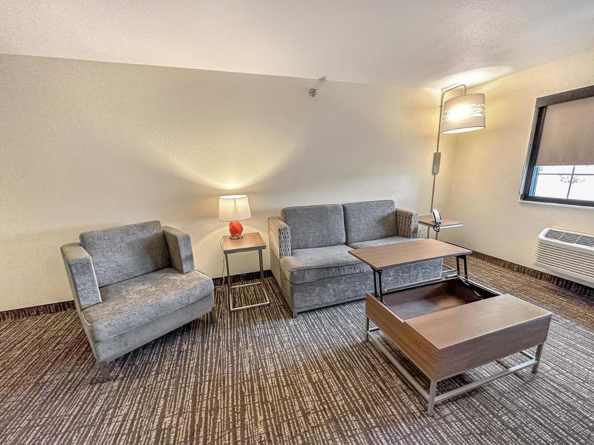 Estherville Hotel & Suites 외부 사진