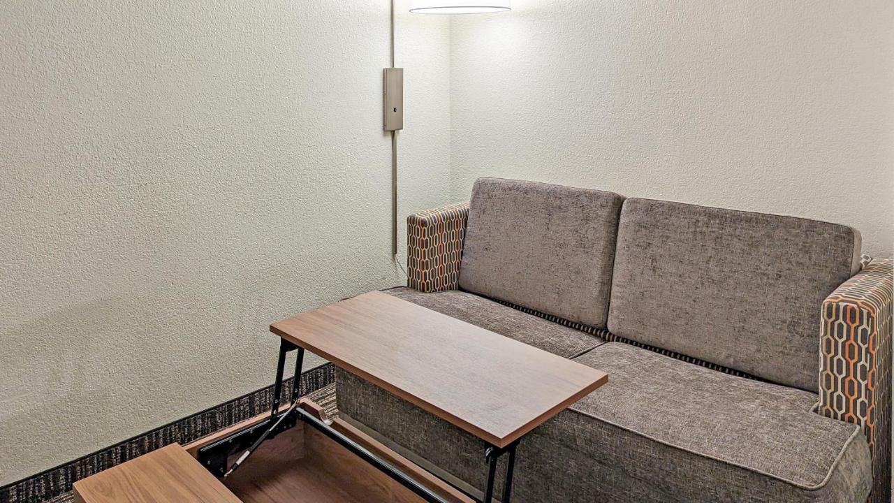 Estherville Hotel & Suites 외부 사진
