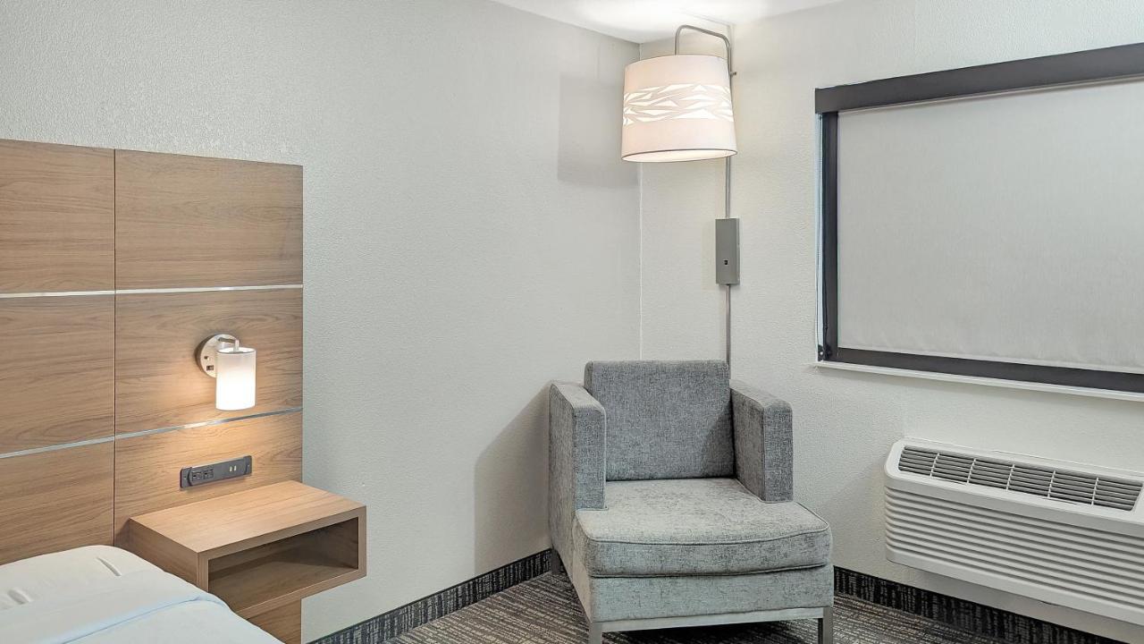 Estherville Hotel & Suites 외부 사진