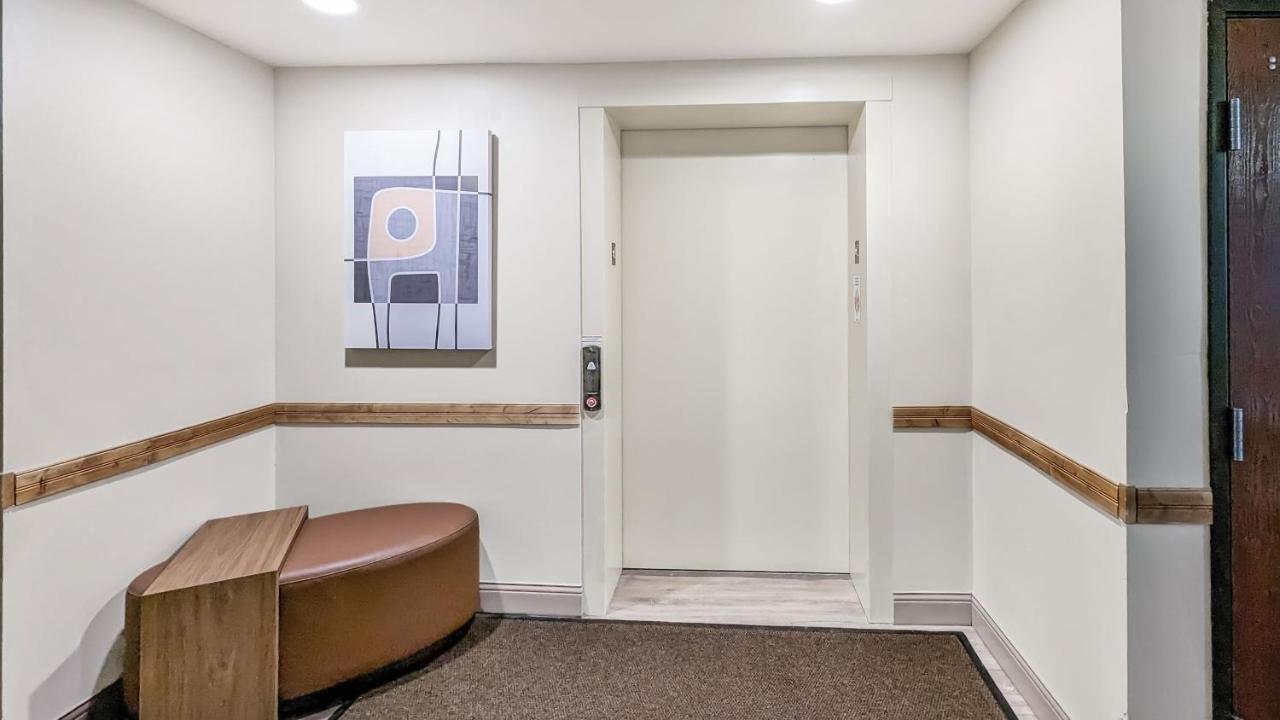 Estherville Hotel & Suites 외부 사진